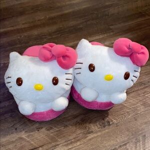Hello kitty slippers like new! Never worn small child